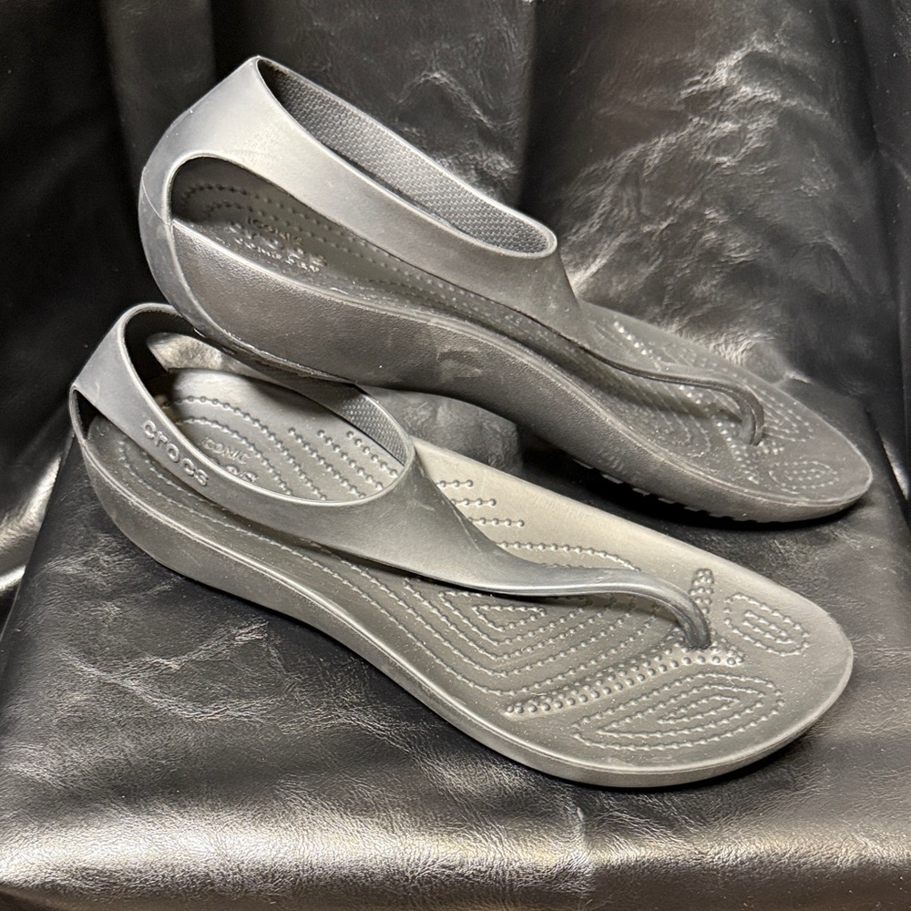 CROCS Women's Sleek Black Sandals